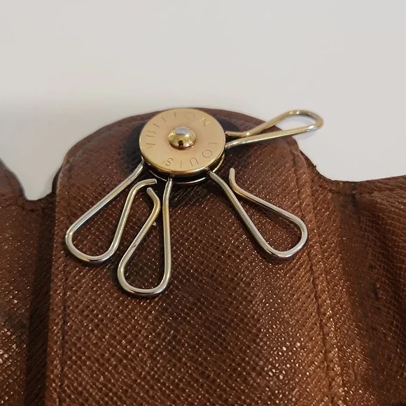 Louis Vuitton Monogram Key Holder Oval